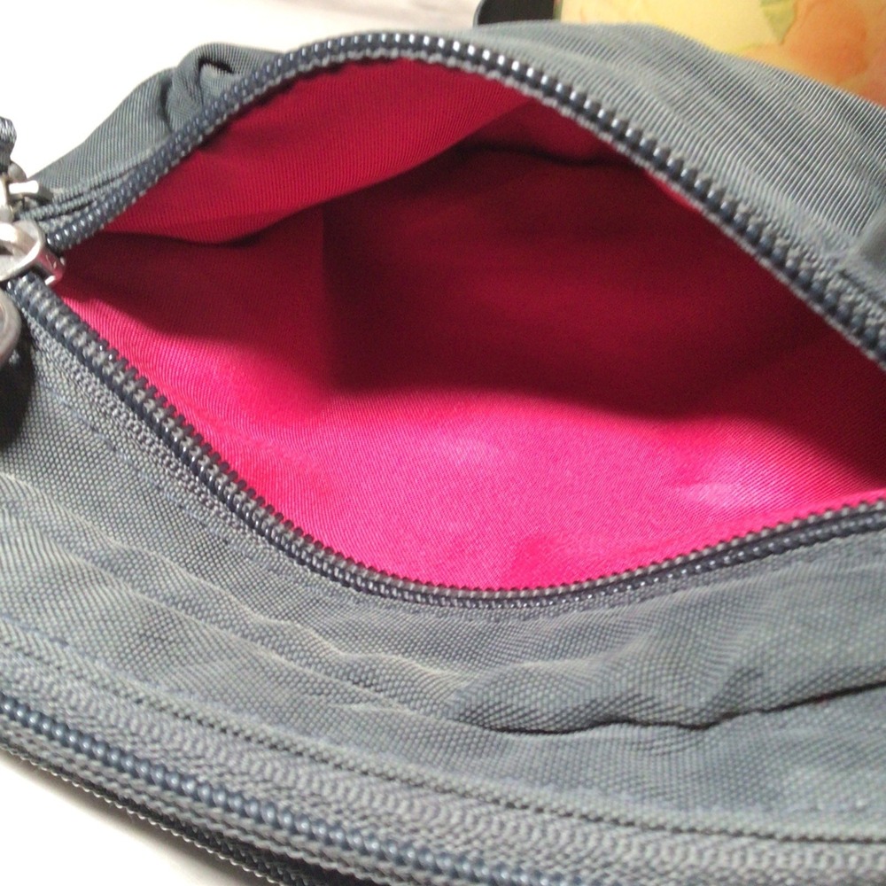 BAGGALLINI GRAY TRIPLE ZIP BAG ADJUSTABLE STRAP CROSSBODY- BELT BAG-TRAVEL PURSE - Picture 9 of 14